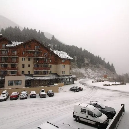 Apartment Confortable T3 A 50m Des Pistes Avec Piscine Et Parking Gratuits - Fr-1-297-338